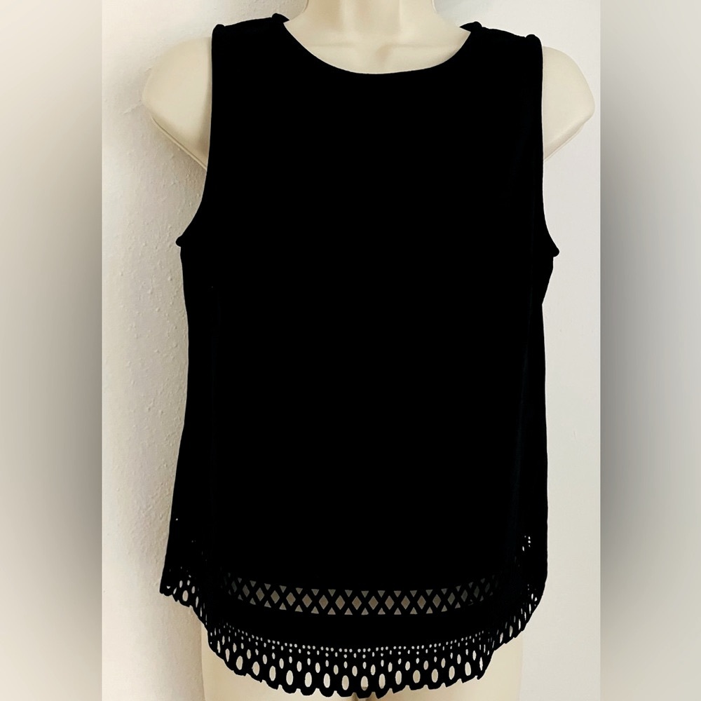 Chances R black sleeveless top women’s size small with designed cut outs bottom